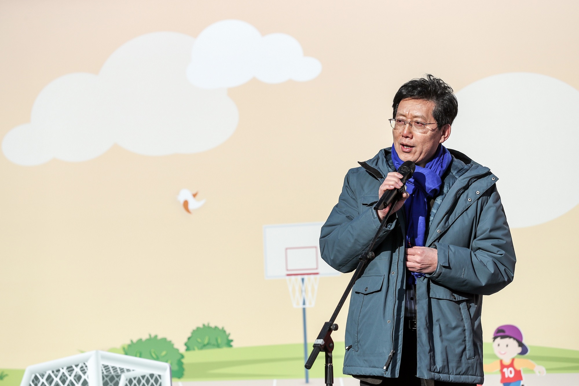 星愿行远，梅赛德斯奔驰一行暖心探访北京行知学校