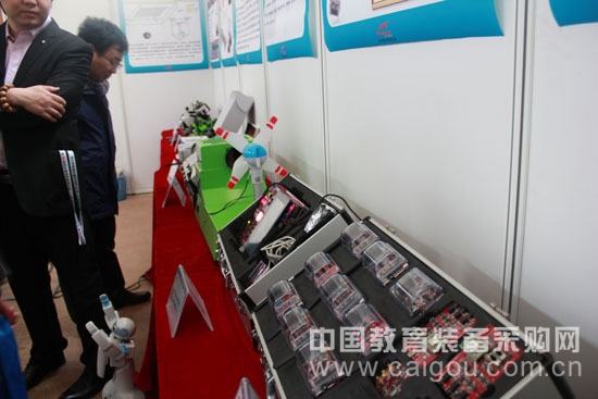 掌握主动出展北京教育装备展示会