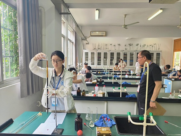 江苏镇江市中小学生实验能力大赛顺利落幕