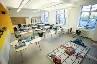 师大教育品牌 SDJY创客实验室 初中创客实验室建设方案（航模、3d、机器人）