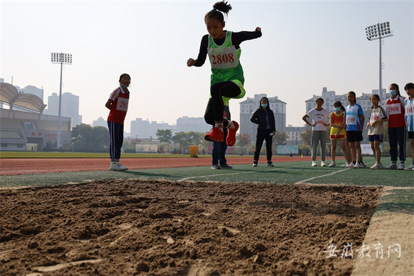 安徽定遠縣舉辦首屆小學生田徑錦標賽