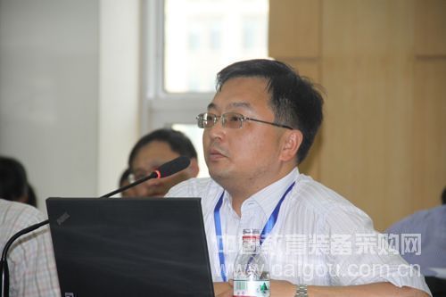 华东理工大学分析测试中心蓝闽波教授发言