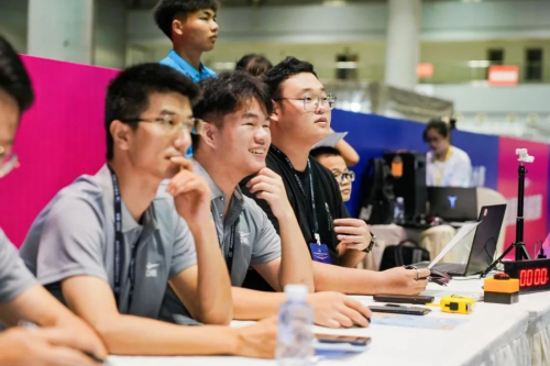 全國青少年無人機大賽：心系教育，高巨創新為青少年插上夢想飛翼