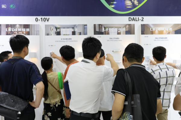 萊福德光亞展C位出道吸引眾多海外客戶！