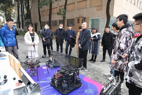 四川大學舉辦第十七屆“挑戰杯”國賽校內啟動會暨2020-2021年度學生課外學術科技節開幕式