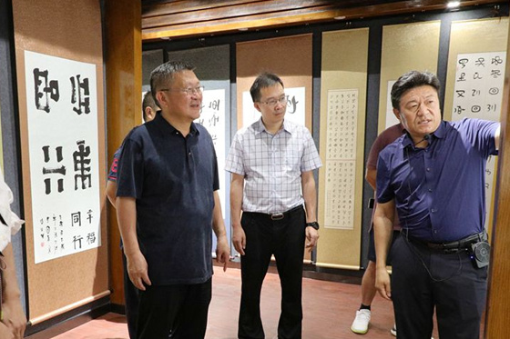四川省省委農辦主任、農業農村廳黨組書記楊秀彬一行到西昌學院彝族文化研究中心調研