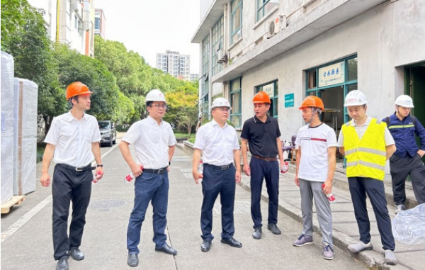 浙江水利水電學院副校長沈自力在錢塘校區檢查指導暑期服務保障工作