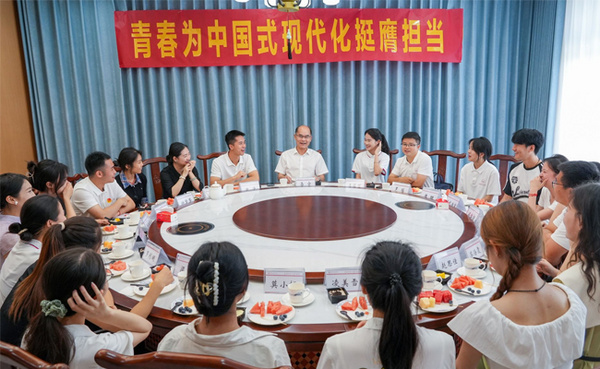 广西民族师范学院校长午餐会：畅谈青春成长，共话青年担当