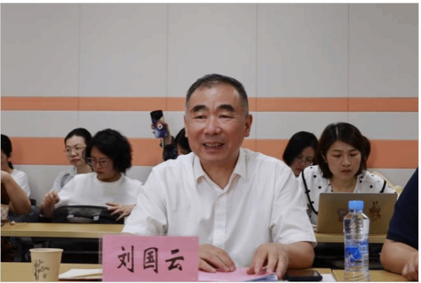 江西科技师范大学领导主持马克思主义学院国家社科基金申报专家指导会