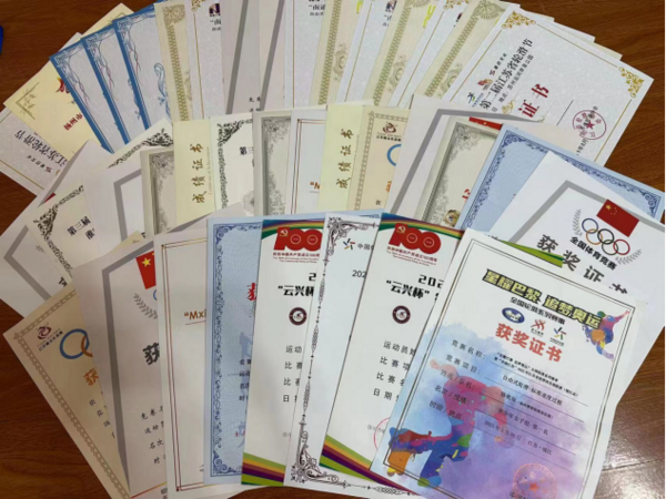 全國中學生輪滑錦標賽，泉山學子摘金！
