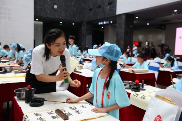 第三届“米芾杯”国际青少年书法大赛决赛在镇江、安阳、南京三地同时举办