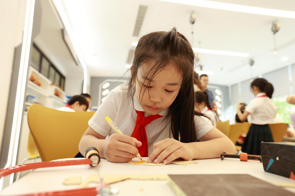 少儿工程院｜湘湖未来学校学生化身“工程师”制作国旗，喜迎国庆