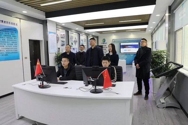 閬中市領導調研我市教育信息化建設工作