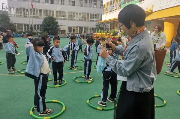 優化教育裝備，共筑樸美樂園| 龍灣八幼迎接溫州市教育裝備達標園創建評估驗收