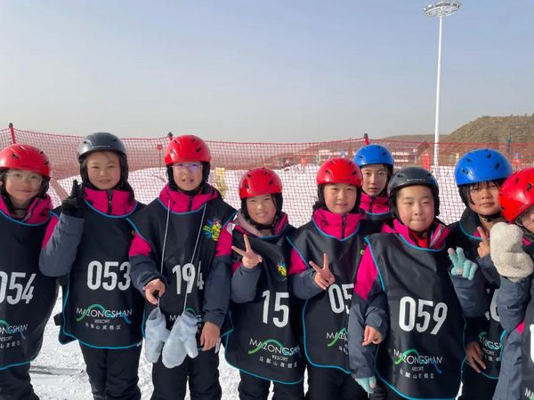 冰雪運動進校園 | 一起走進呼和浩特市中小學滑雪研學實踐活動