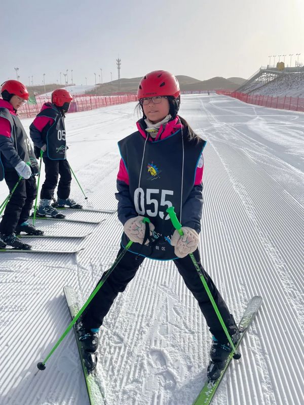 冰雪運動進校園 | 一起走進呼和浩特市中小學滑雪研學實踐活動