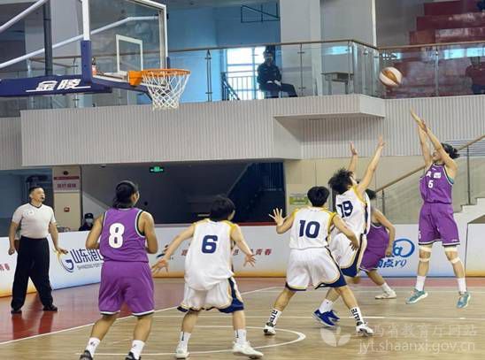 陕西省中学生女子篮球队获十四届全国学生运动会首枚奖牌