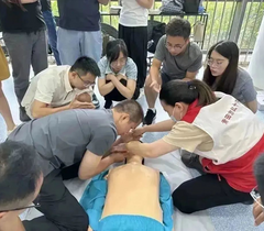 湄洲湾职业技术学院开展红十字“救护员”培训