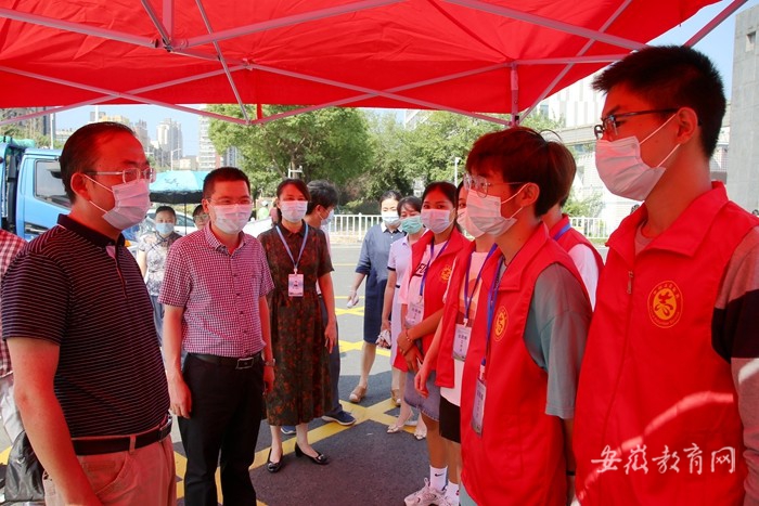 安徽中医药高专打造“四心”优质服务 欢迎3000多名新生入学报到